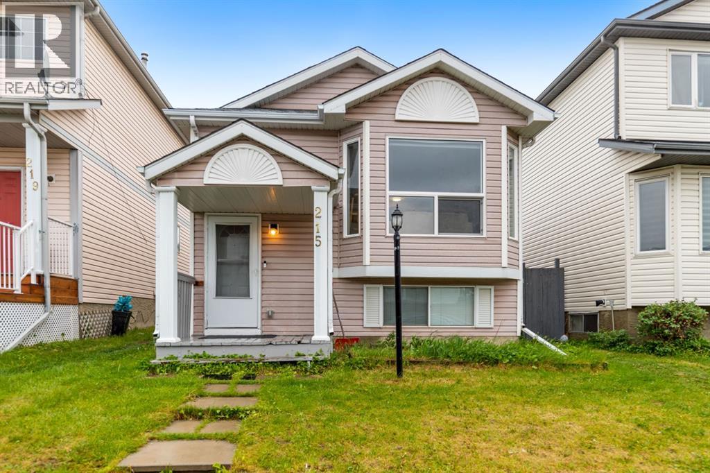 215 Carmel Close NE - 1