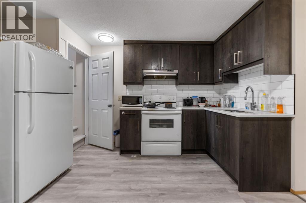 215 Carmel Close NE - 13