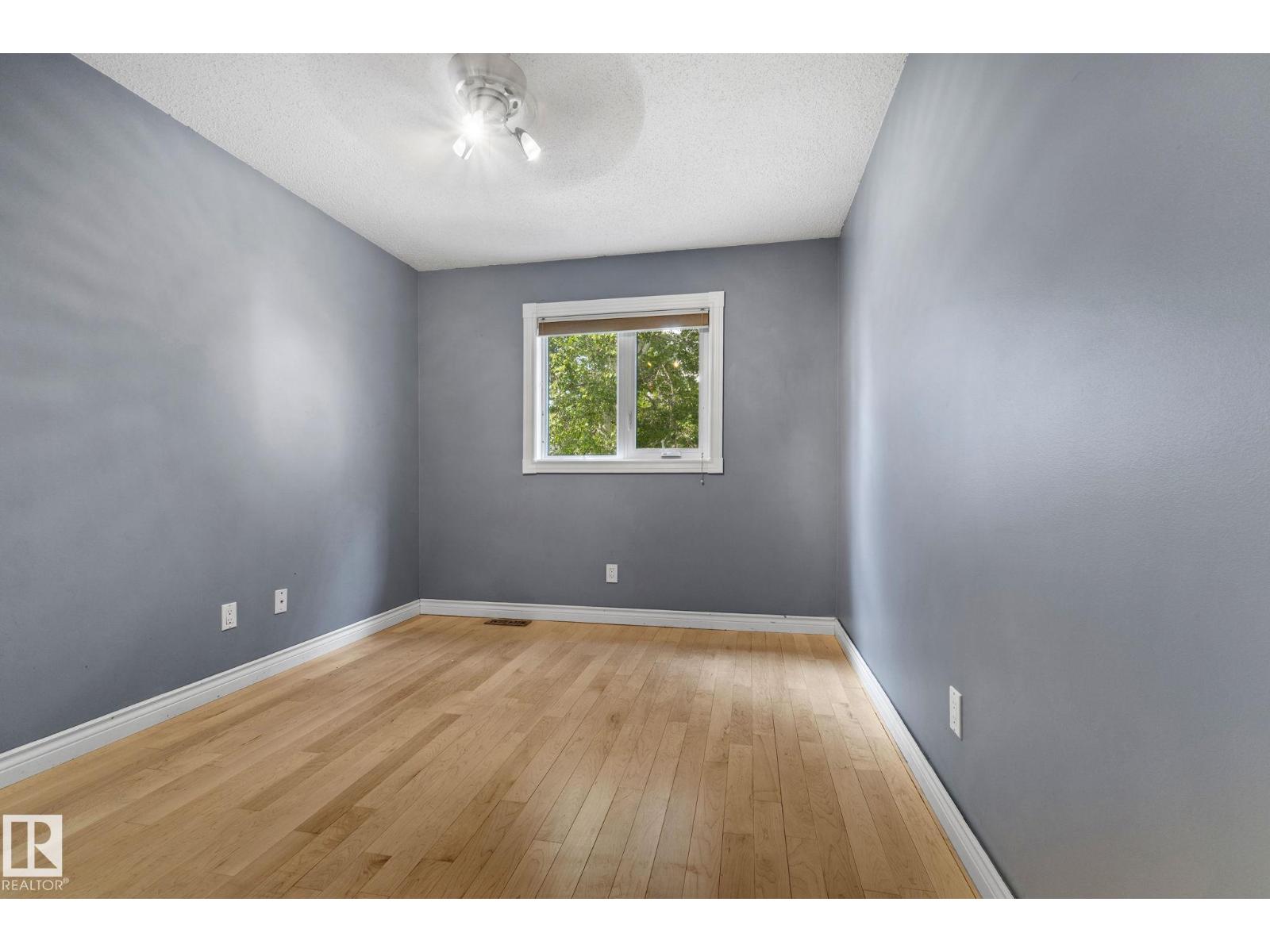 28 HARROLD PL - 31