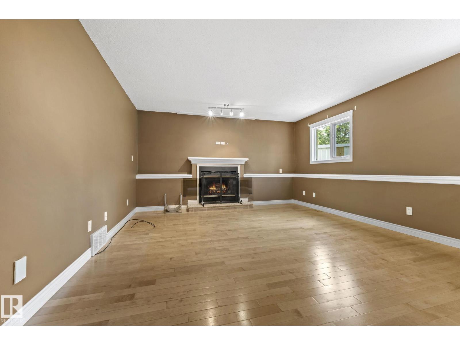 28 HARROLD PL - 35