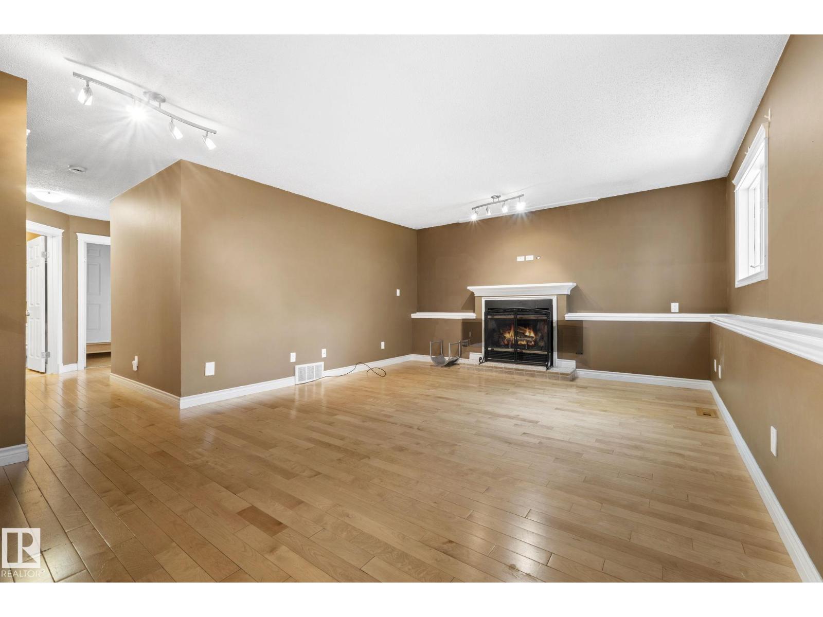 28 HARROLD PL - 36