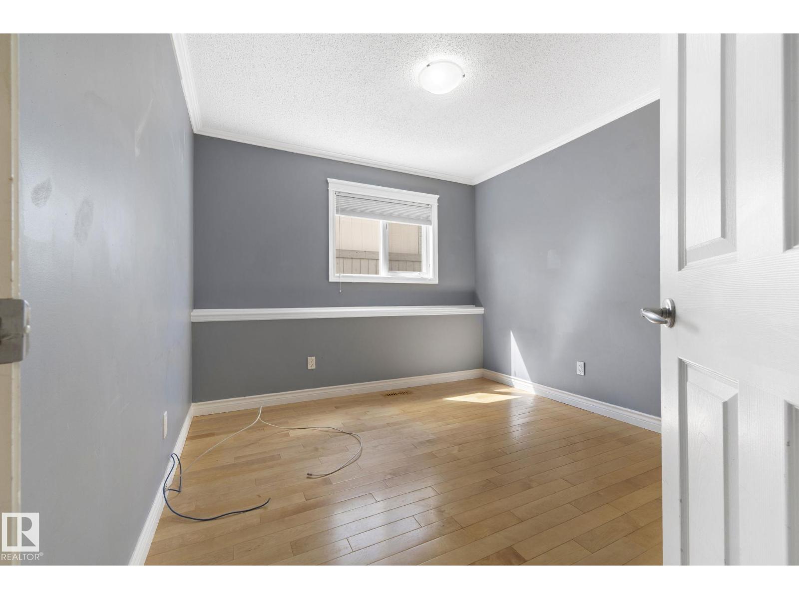 28 HARROLD PL - 40