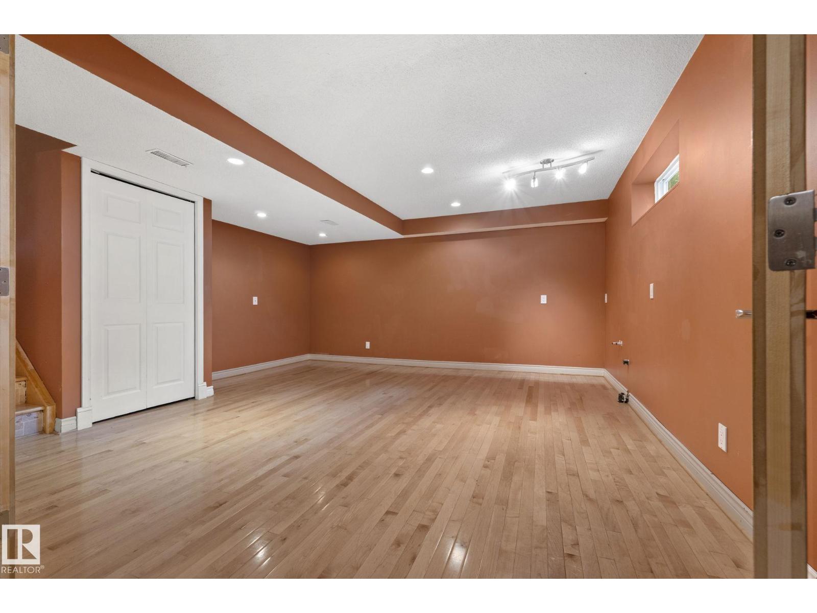28 HARROLD PL — photo 49