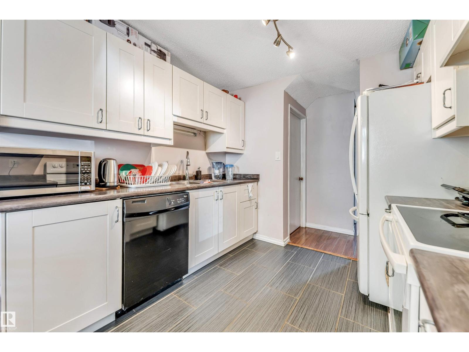 #24 1651 46 STREET NW - 22