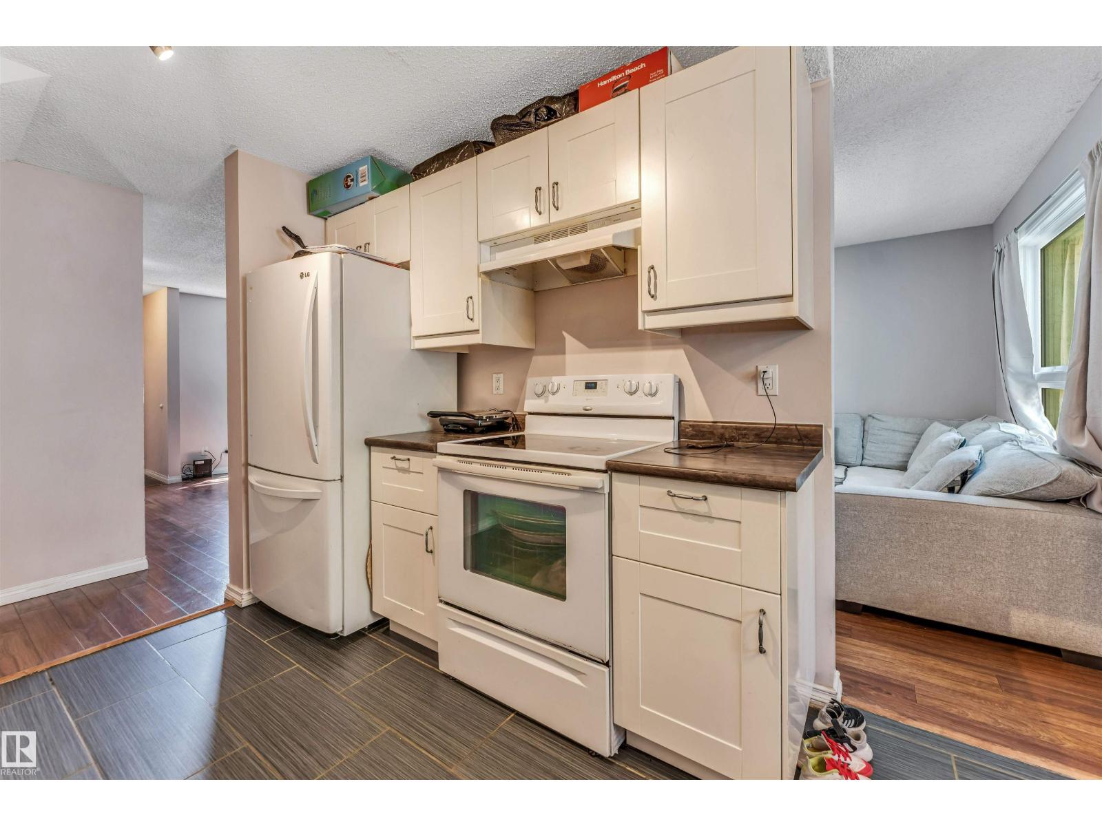 #24 1651 46 STREET NW - 23