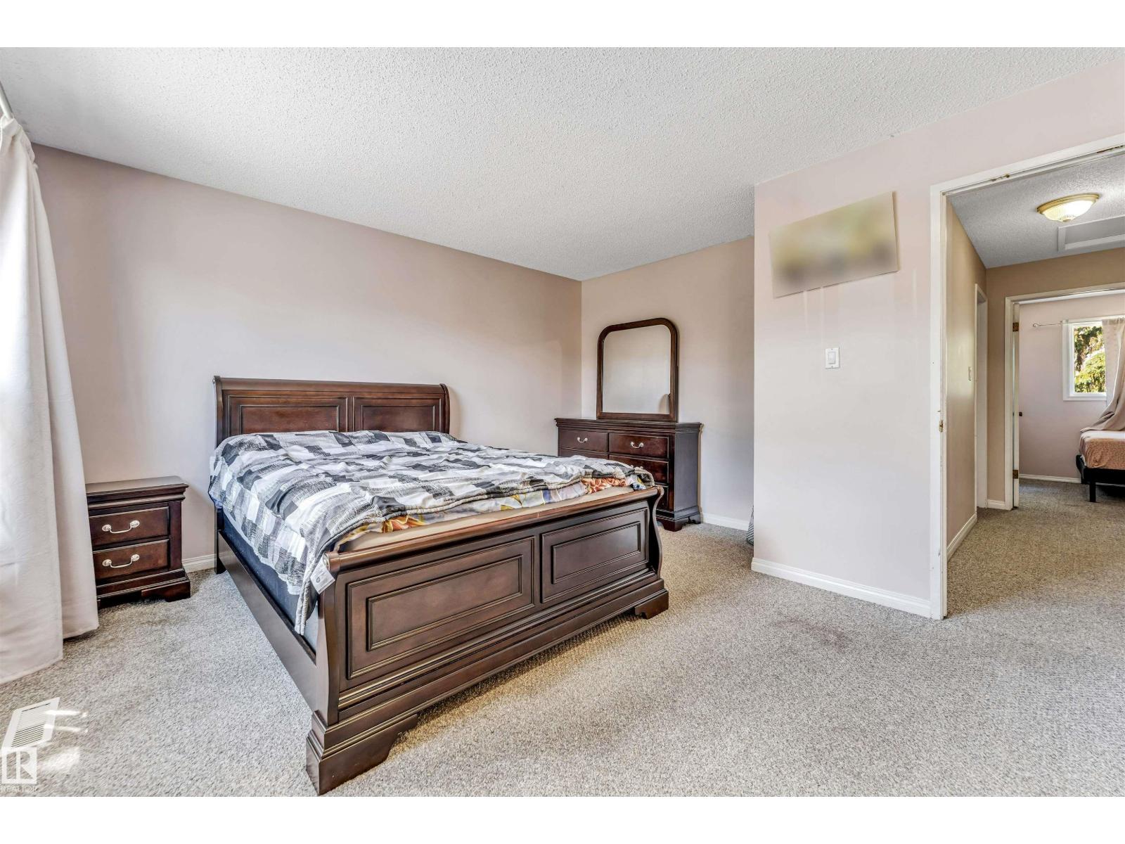 #24 1651 46 STREET NW - 27