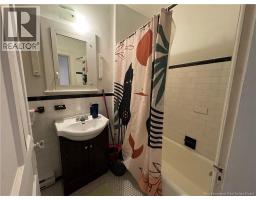 325 Main Street, photo 10
