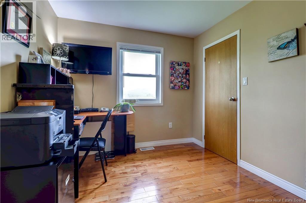 55 Hawthorne Road - Image 20