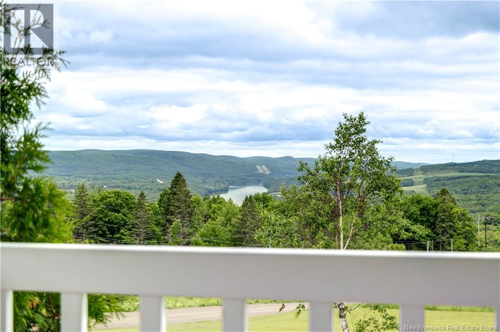 55 Hawthorne Road - Image 25