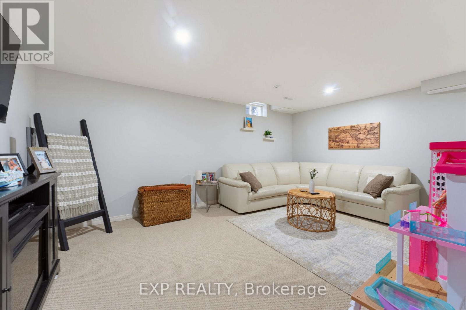 #28 10 CADHAM BOULEVARD - 16