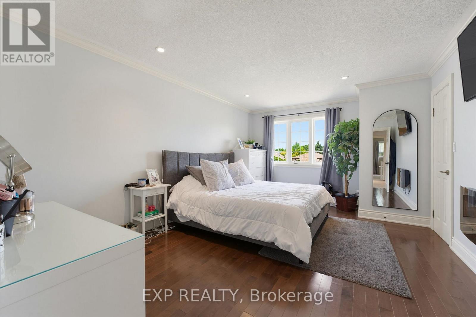 #28 10 CADHAM BOULEVARD - 19