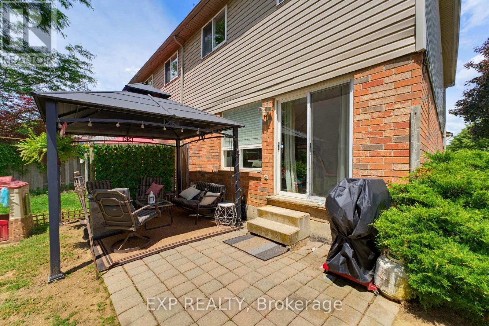 #28 10 CADHAM BOULEVARD - 25