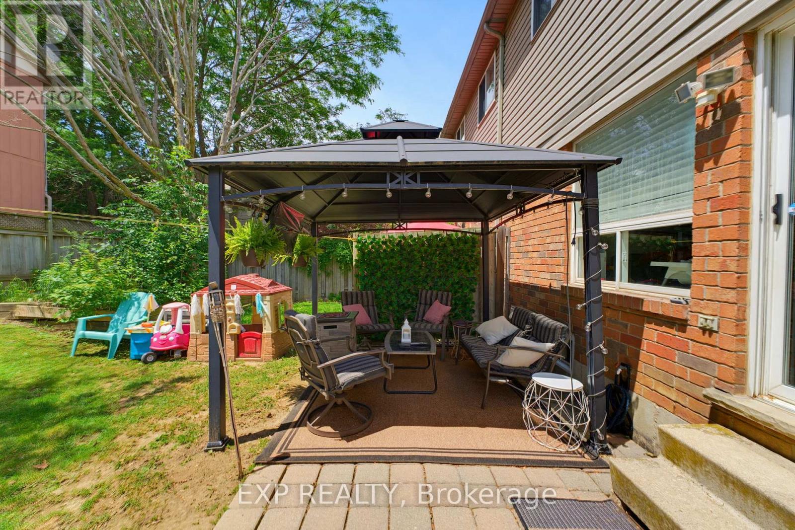 #28 10 CADHAM BOULEVARD - 26