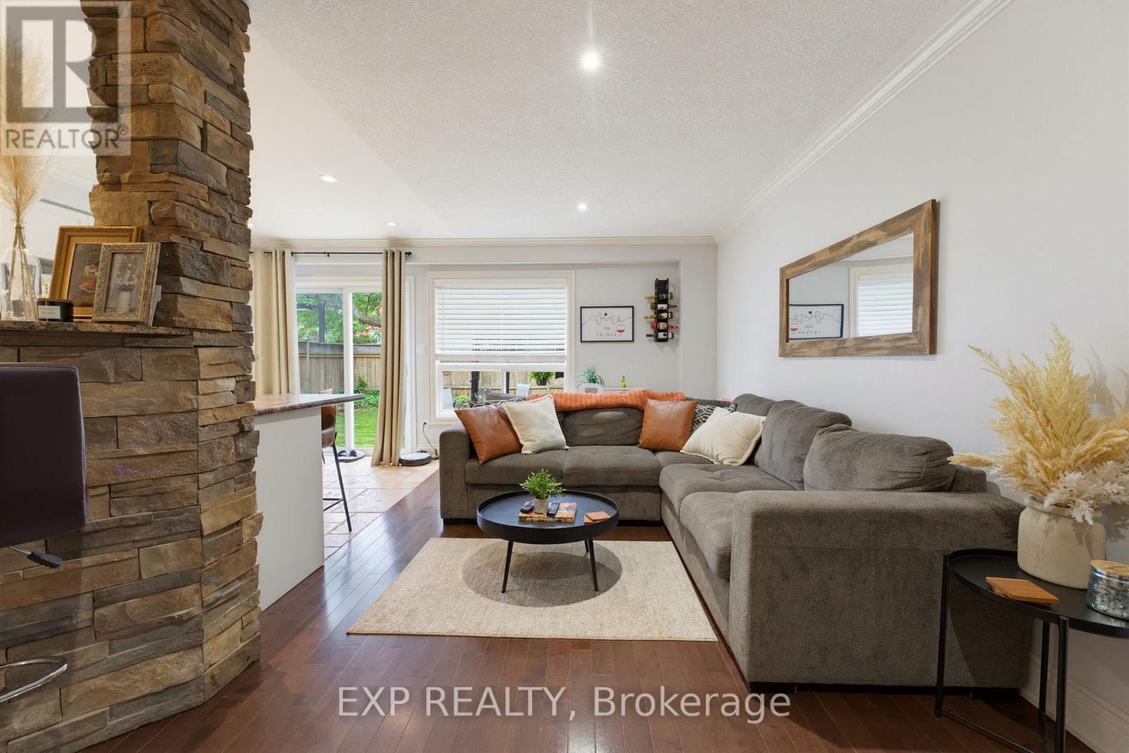 #28 10 CADHAM BOULEVARD - 8