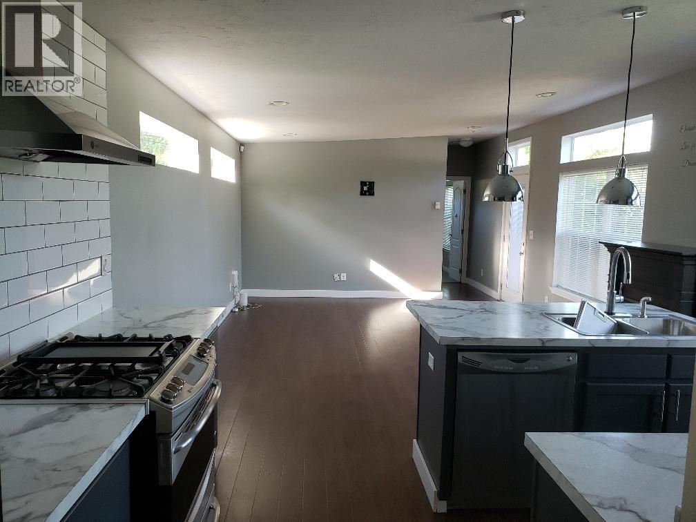 3886 MULLER AVENUE - 5