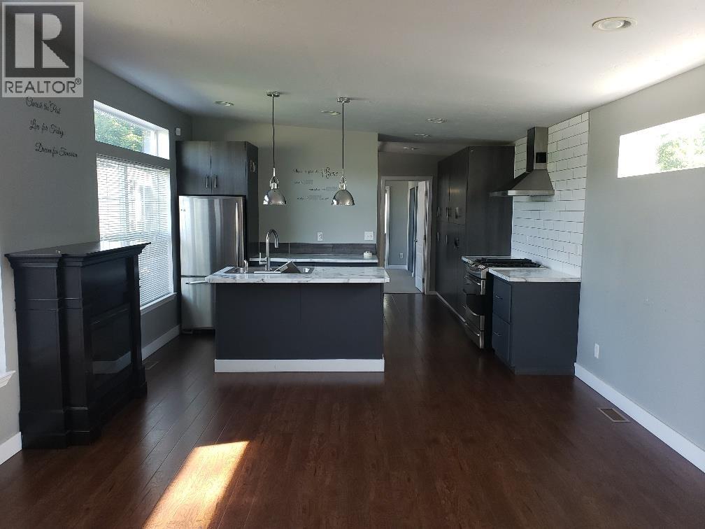3886 MULLER AVENUE - 2