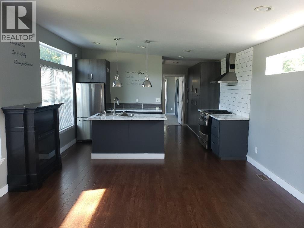3886 MULLER AVENUE - 4