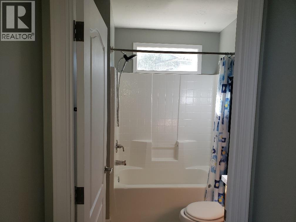 3886 MULLER AVENUE - 9