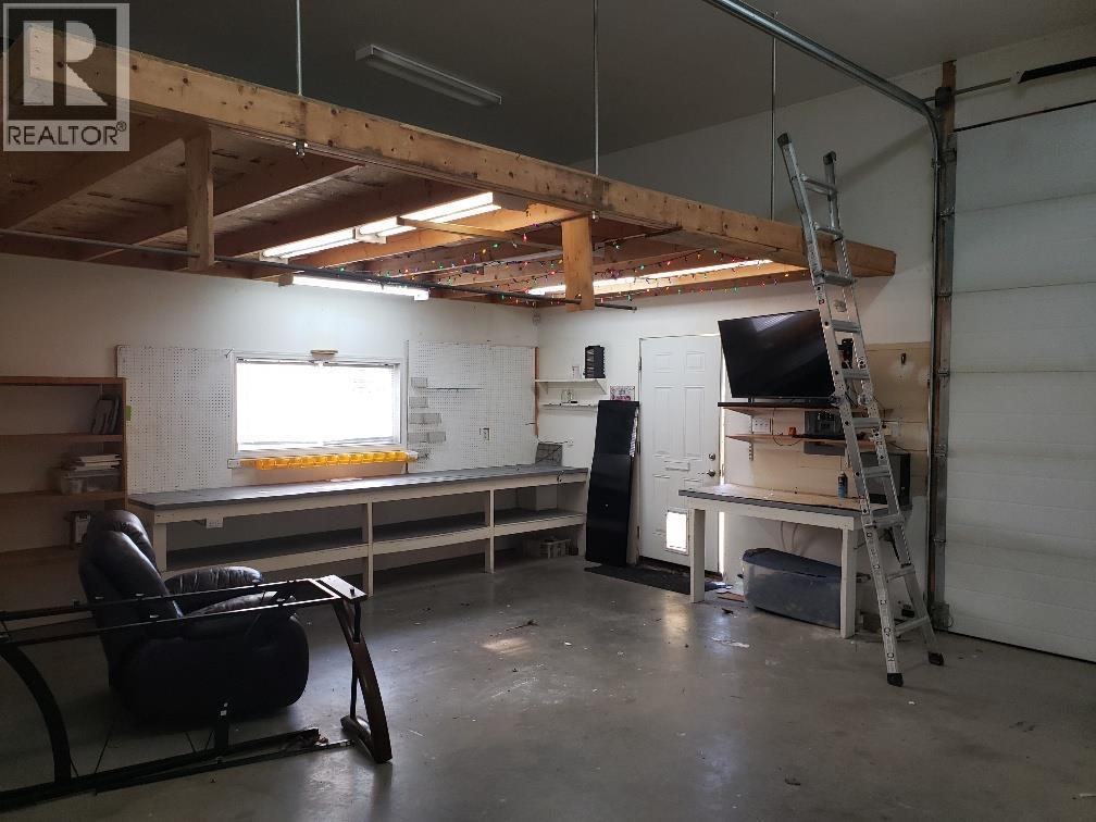 3886 MULLER AVENUE - 7