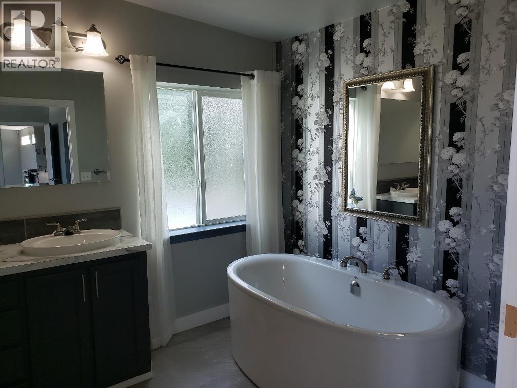 3886 MULLER AVENUE - 8