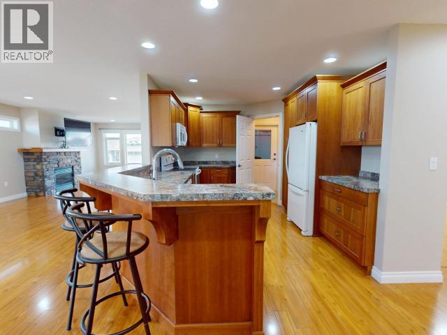 7358 GLACIER STREET, Powell River