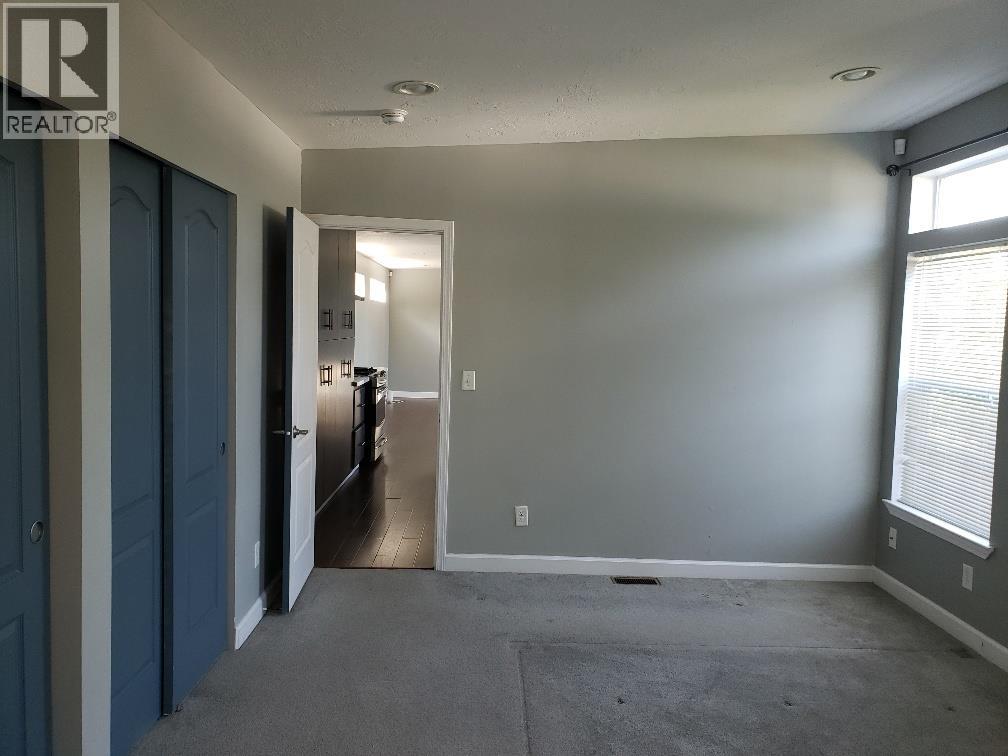 3886 MULLER AVENUE - 17