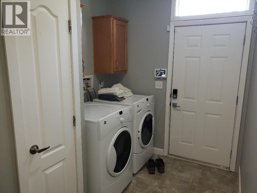 3886 MULLER AVENUE - 12