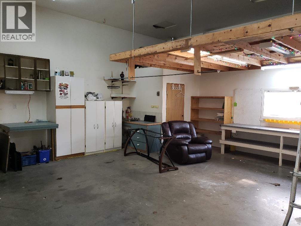 3886 MULLER AVENUE - 6