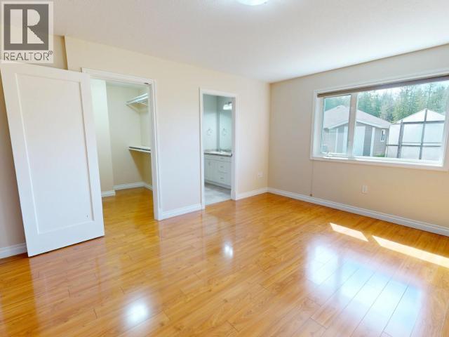 7358 GLACIER STREET, Powell River