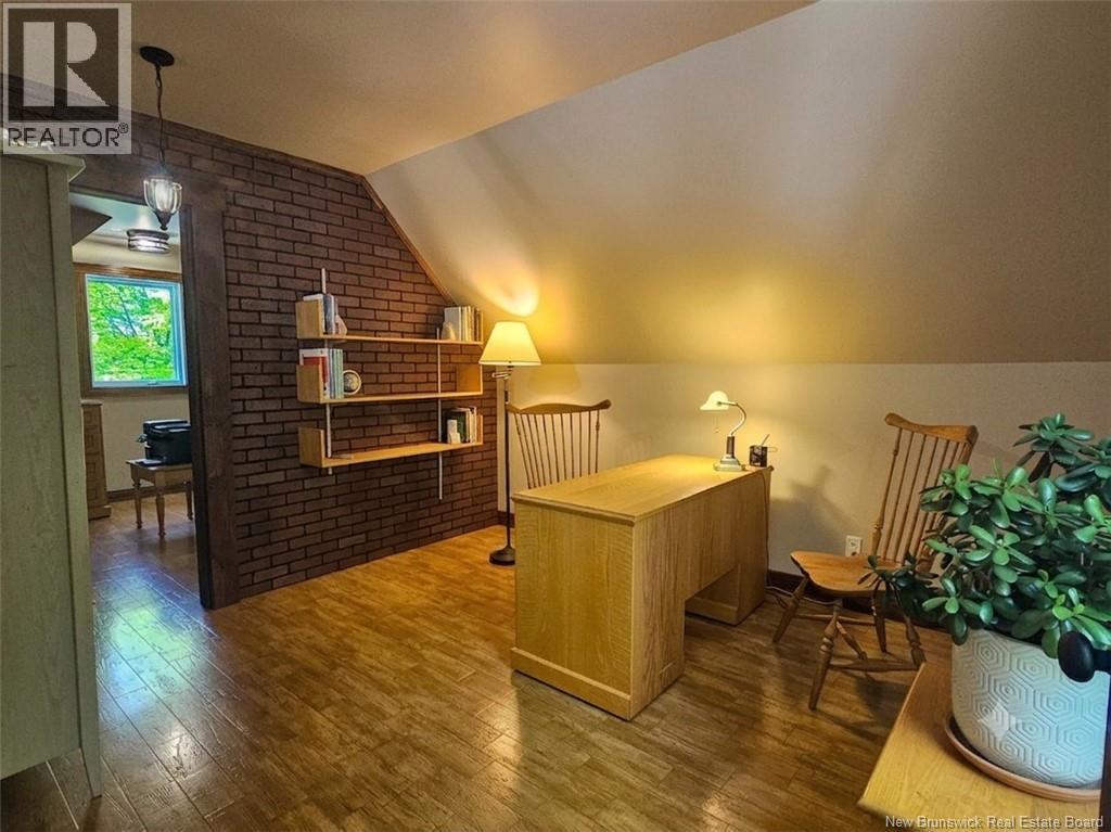 899 2e Sault Road - 43