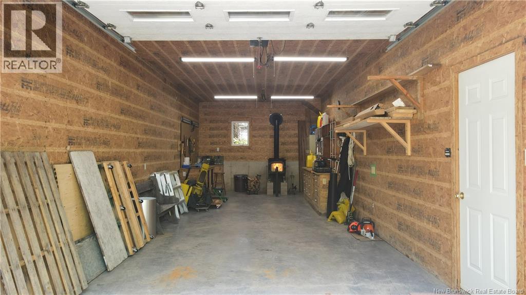 899 2e Sault Road - 48