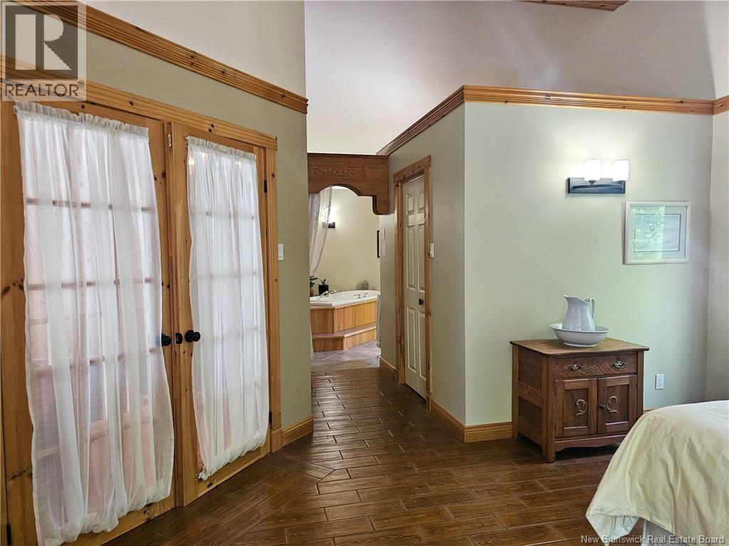899 2e Sault Road - Image 32
