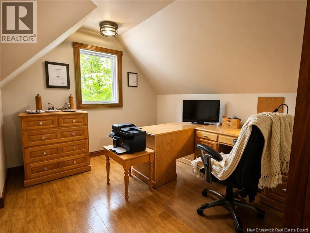 899 2e Sault Road - 45