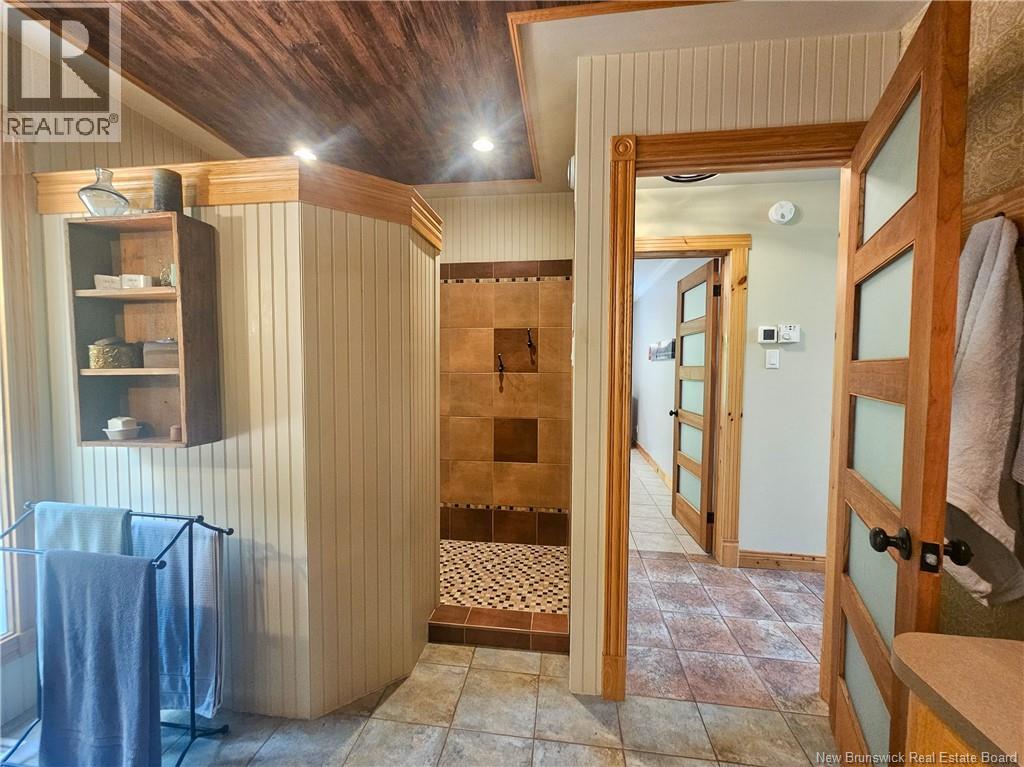 899 2e Sault Road - 24