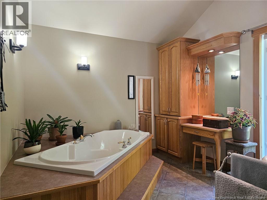 899 2e Sault Road - 34