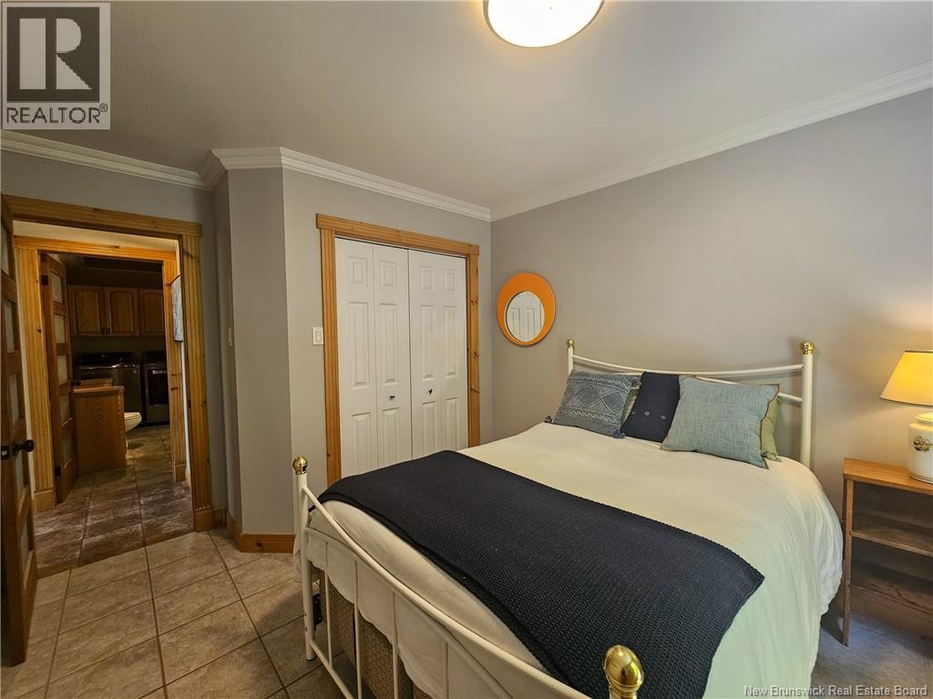 899 2e Sault Road - 25