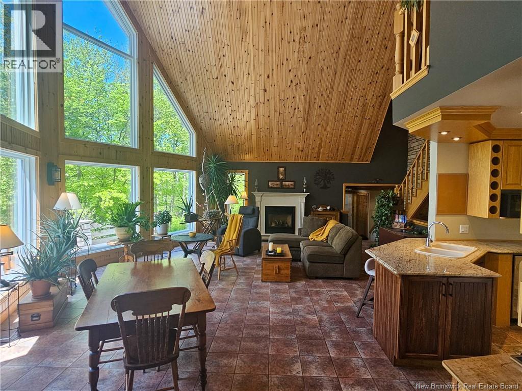 899 2e Sault Road - Image 10