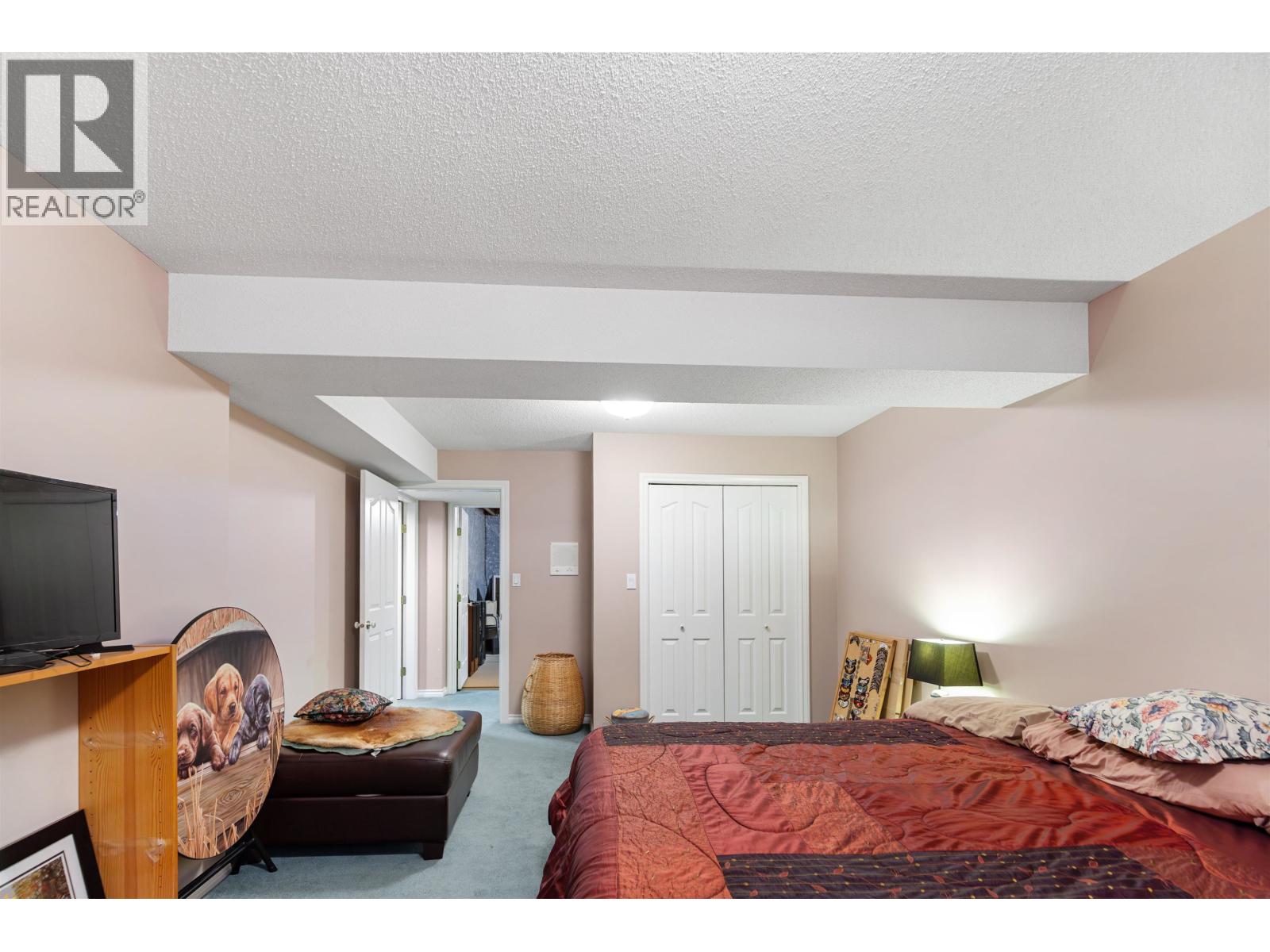 6843 VALLEYVIEW DRIVE - 28