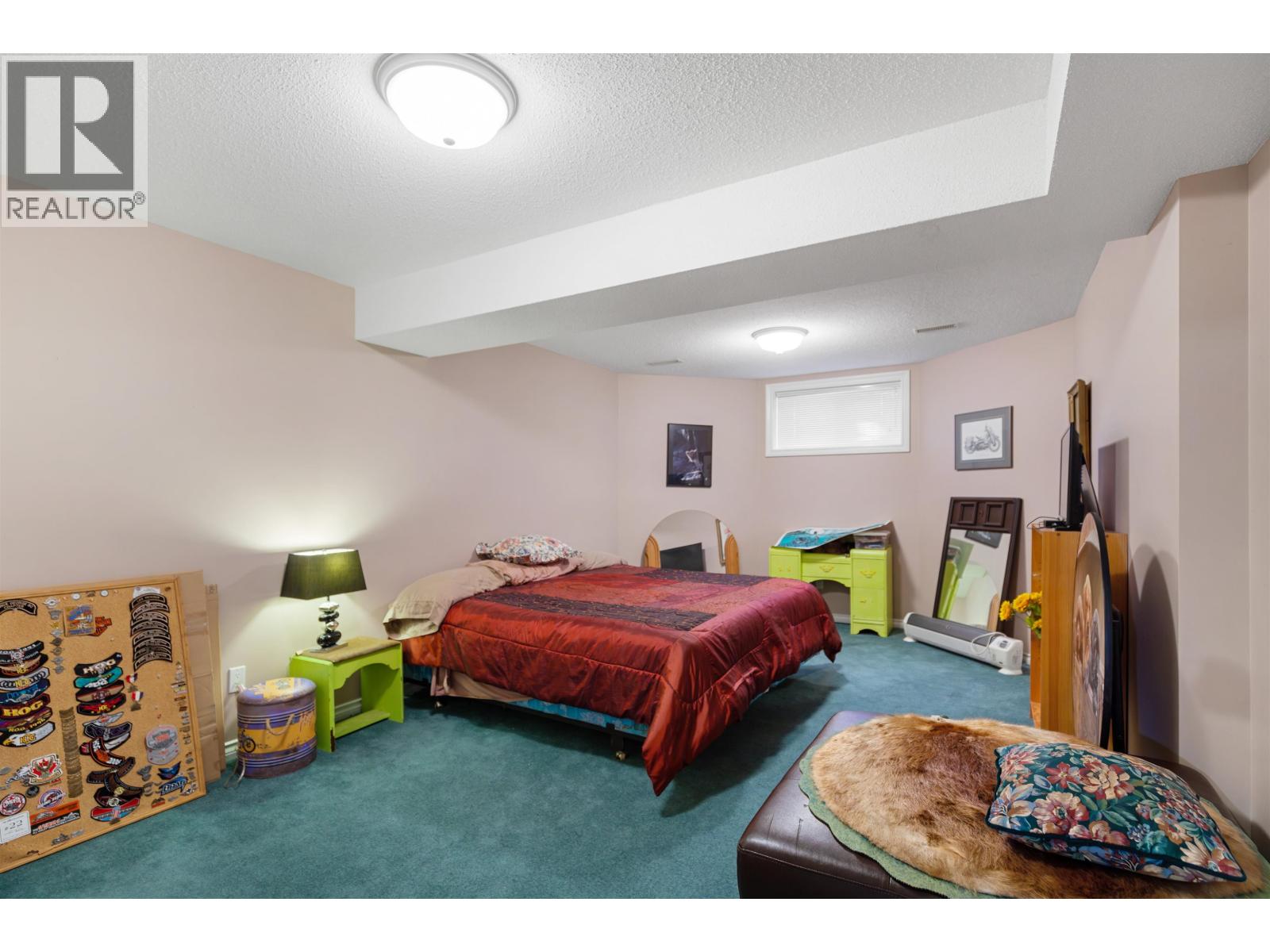 6843 VALLEYVIEW DRIVE - 29