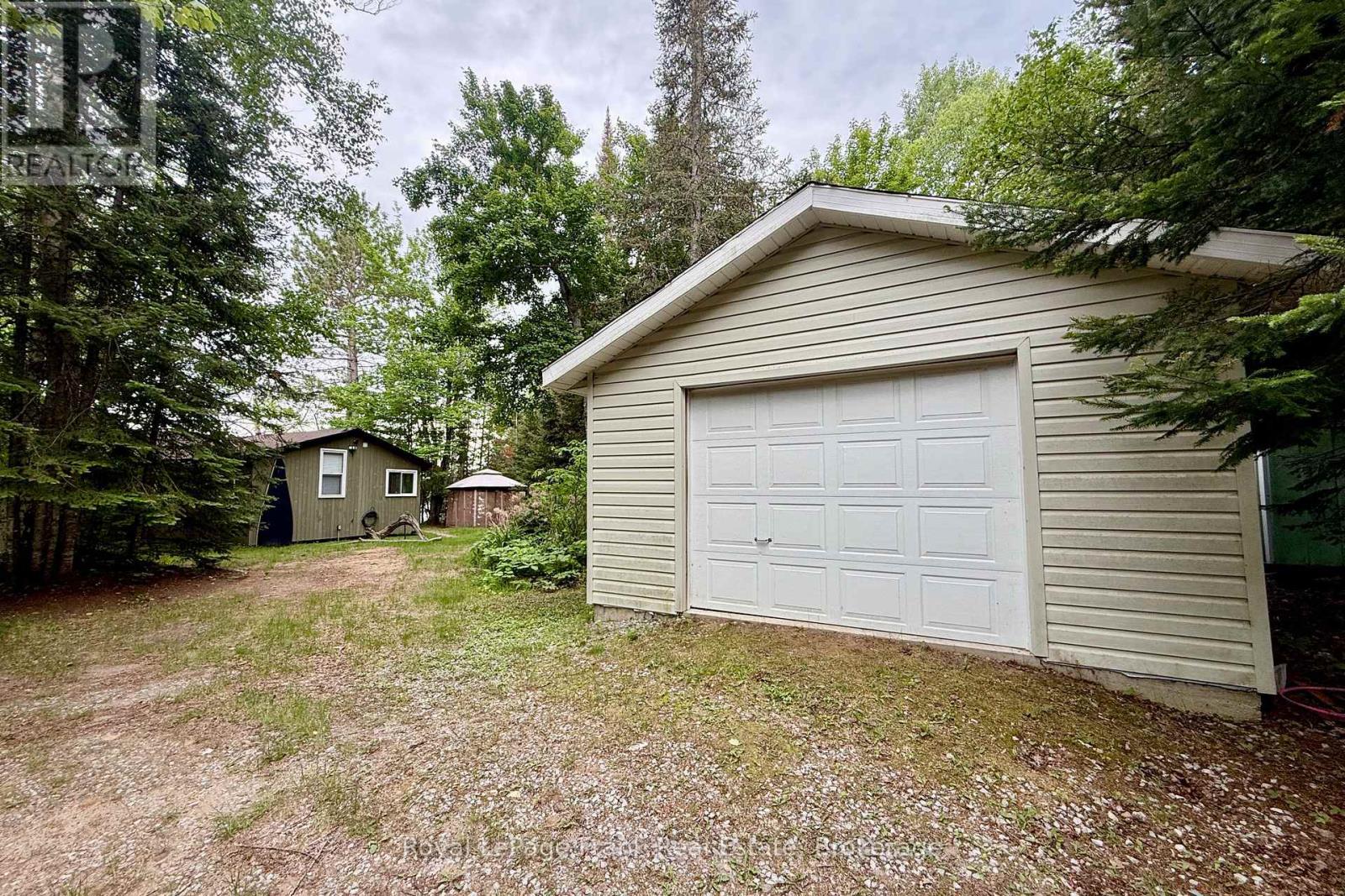 554A SOUTH MCKENZIE LAKE ROAD - 40