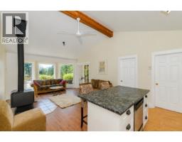 351 Elizabeth Drive, Salt Spring Island, BC V8K1J5 Photo 11