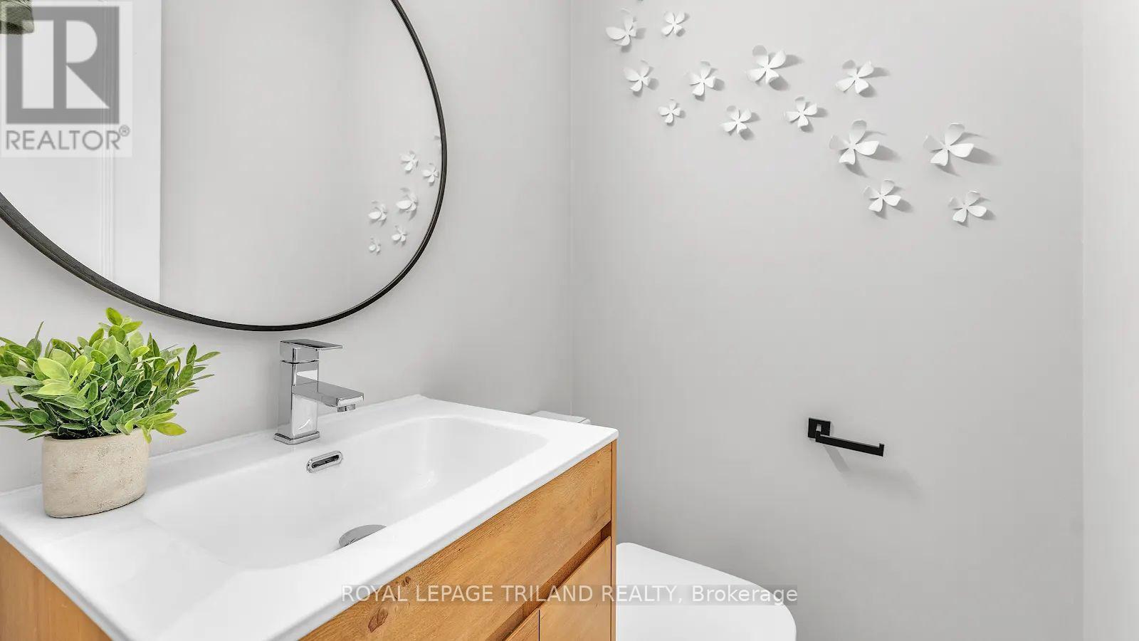 #9 703 WINDERMERE ROAD - 13