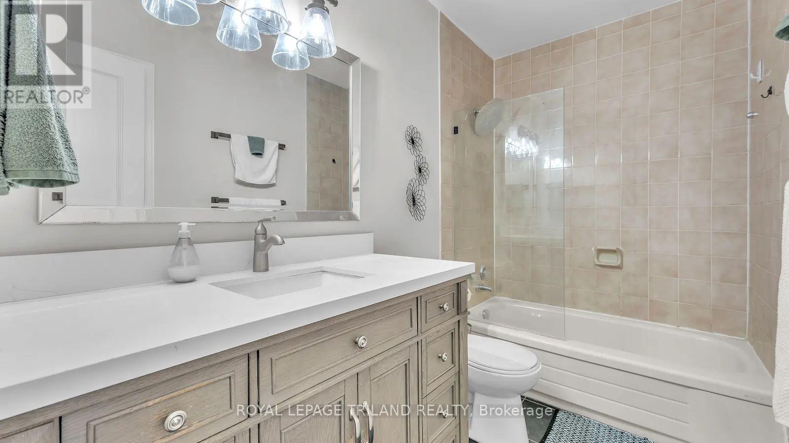 #9 703 WINDERMERE ROAD - 21