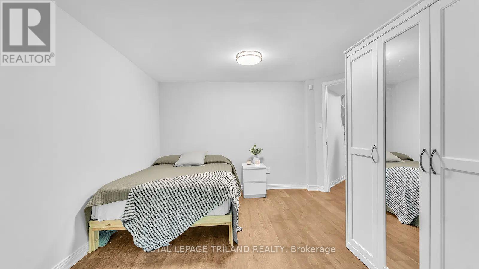 #9 703 WINDERMERE ROAD - 24
