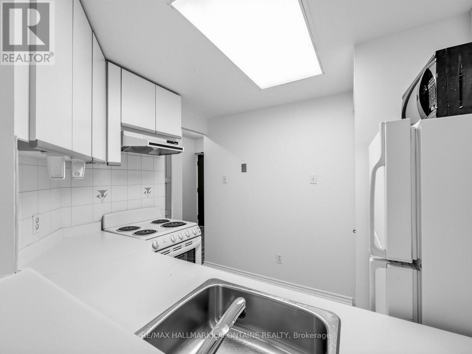 #504 88 CHARLES STREET E - 12