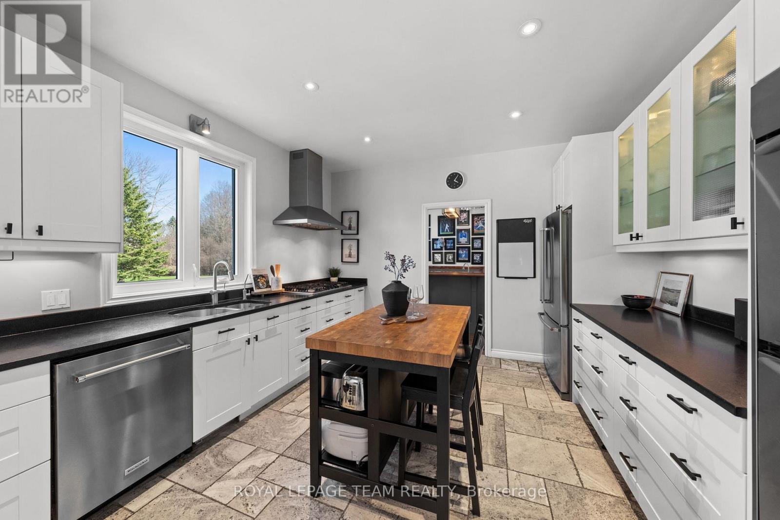 1342 REVELL DRIVE - 15
