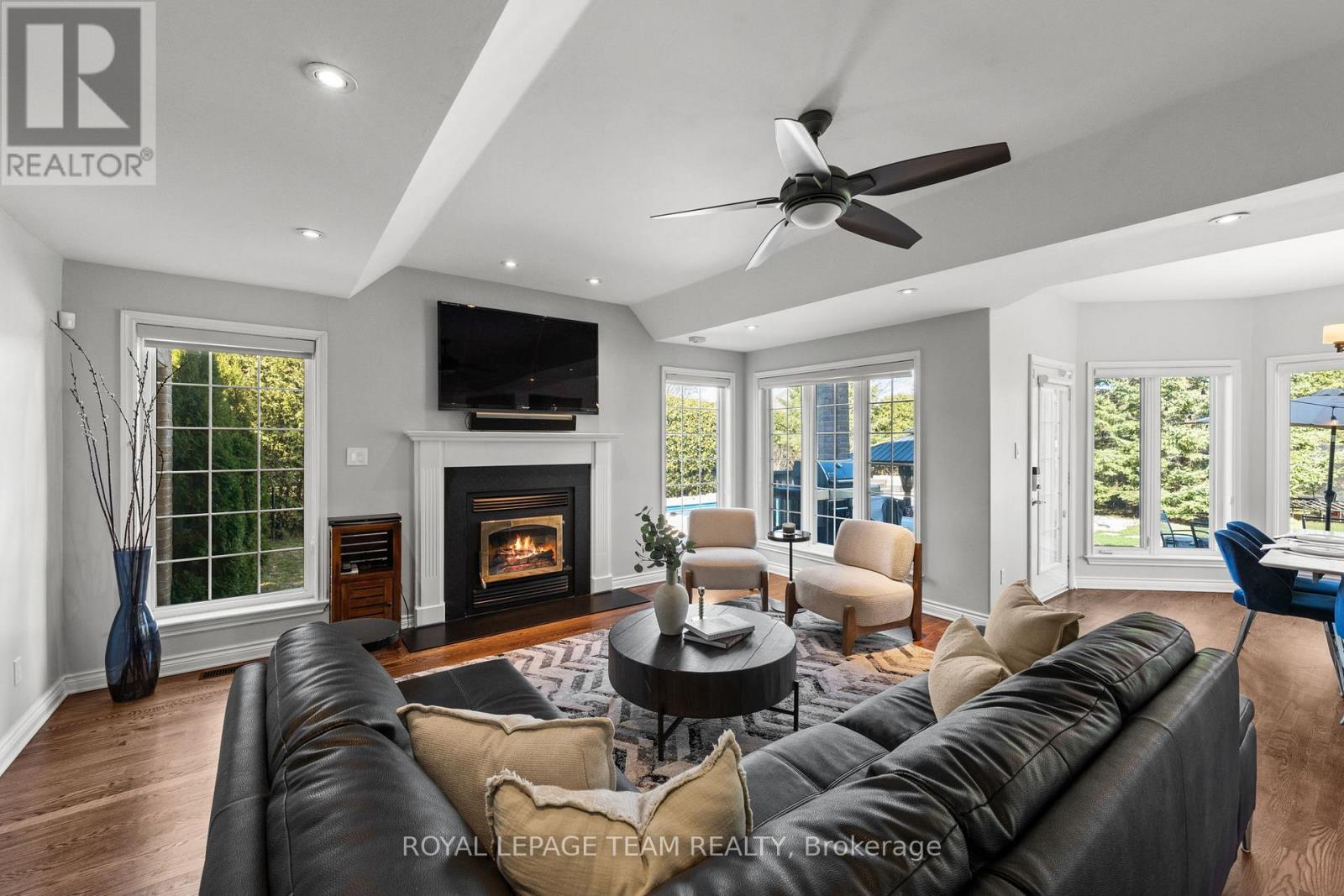 1342 REVELL DRIVE - 19