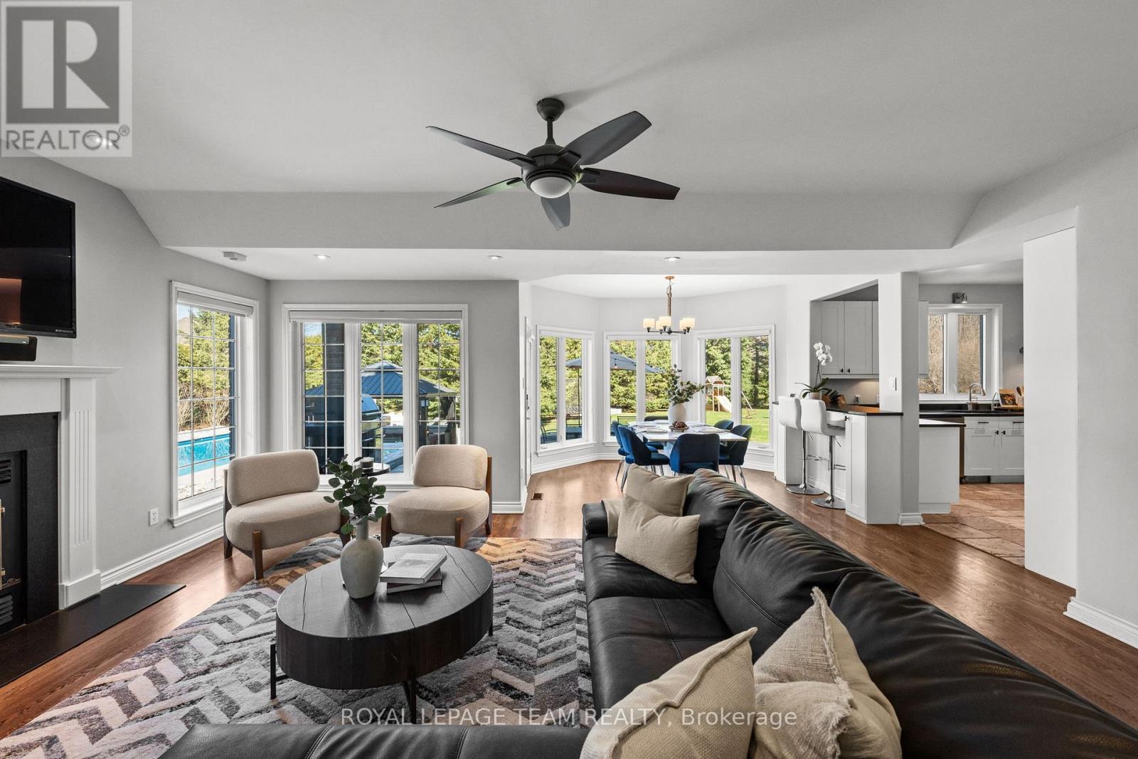 1342 REVELL DRIVE - 21