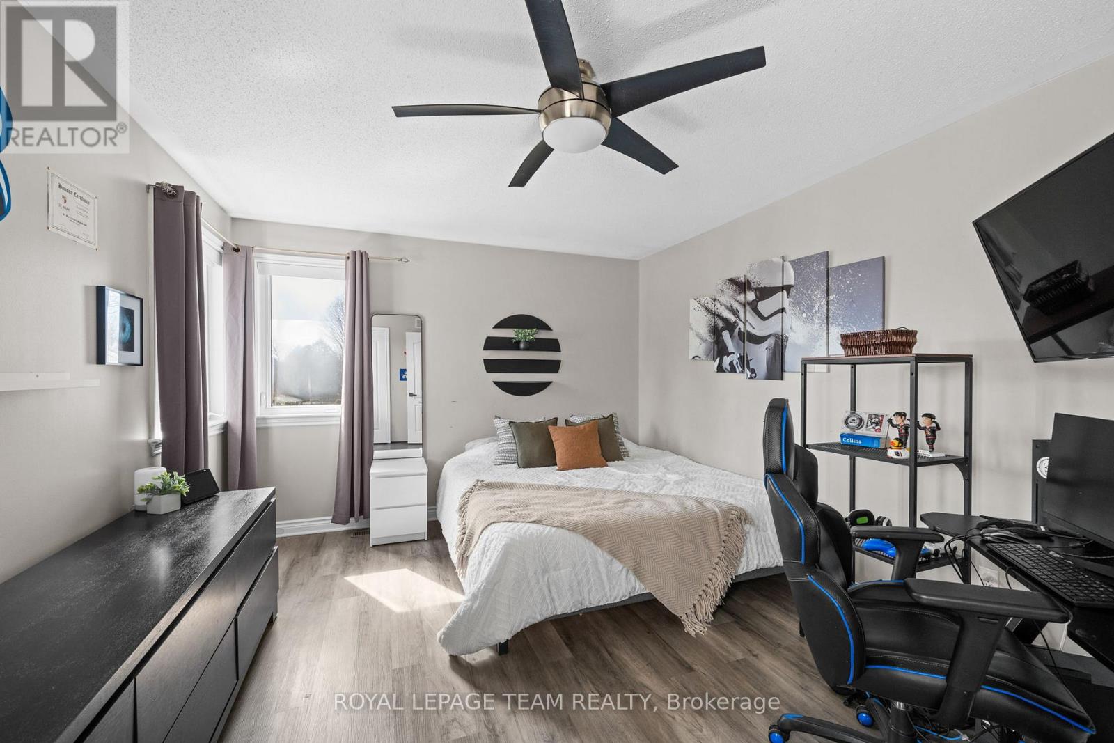1342 REVELL DRIVE - 33
