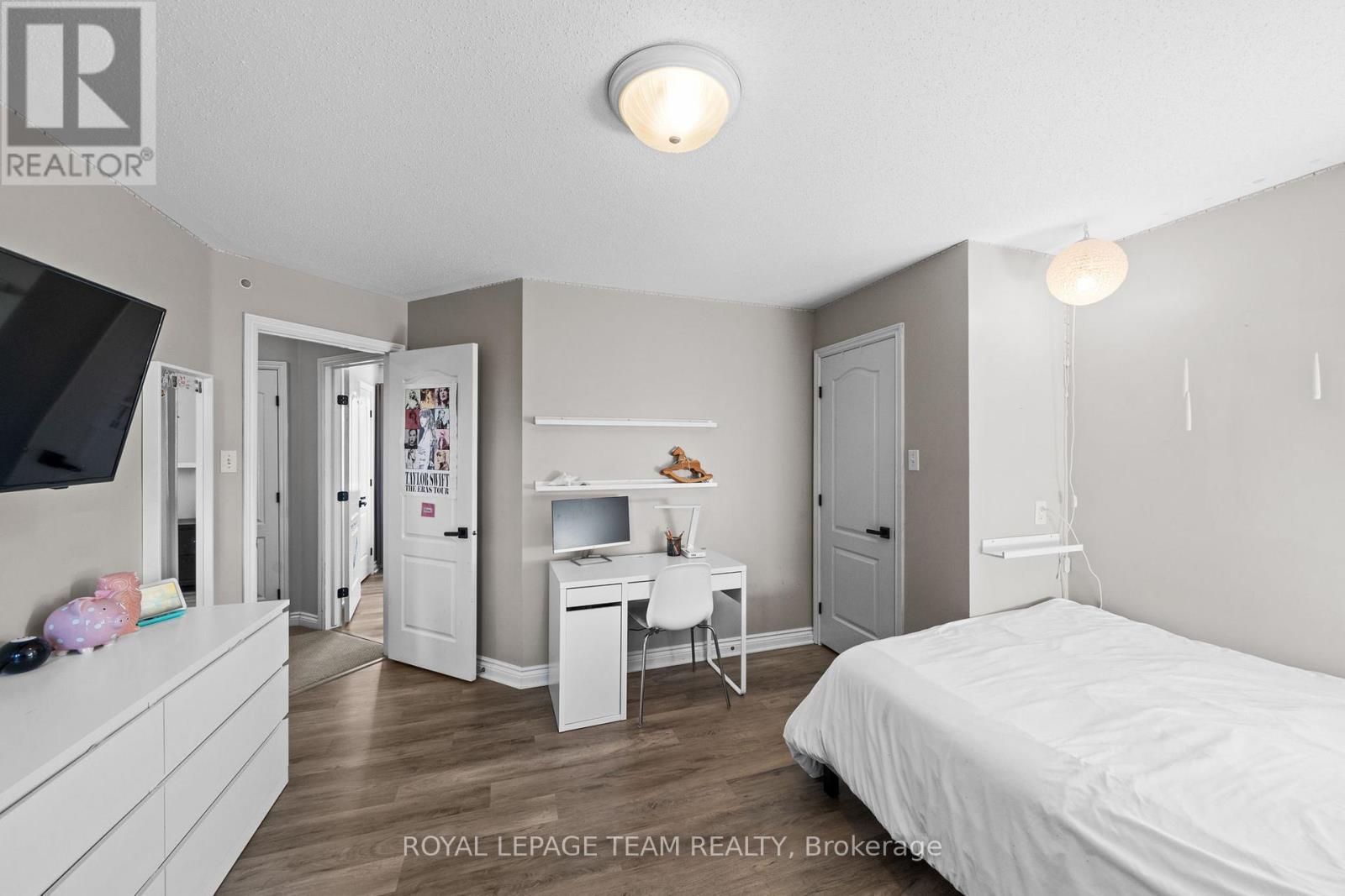 1342 REVELL DRIVE - 36